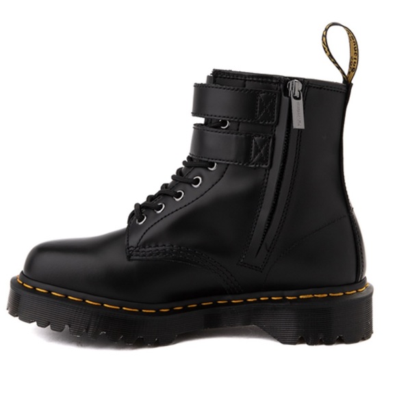Dr. Martens 1460 8-Eye Bex Buckle Boot - Black size 6 women’s - Picture 7 of 7